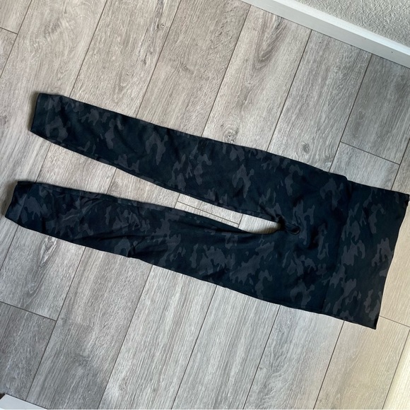 Spanx Camo Leggings - Picture 8 of 8